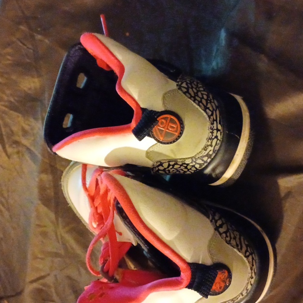 Gym shoes